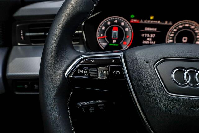 Audi Q6 2024 immagine di auto #33