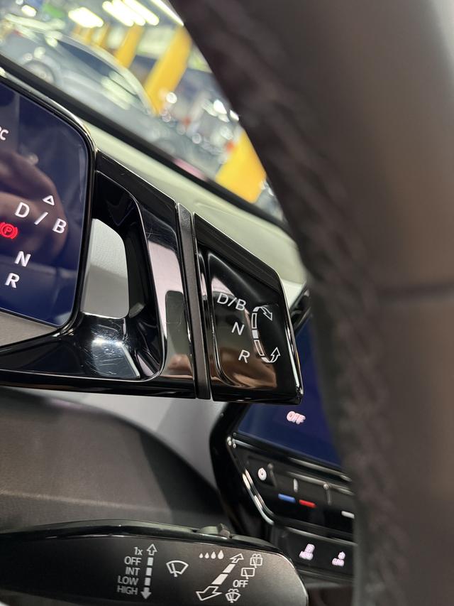 Volkswagen ID.3 2024 car image #33