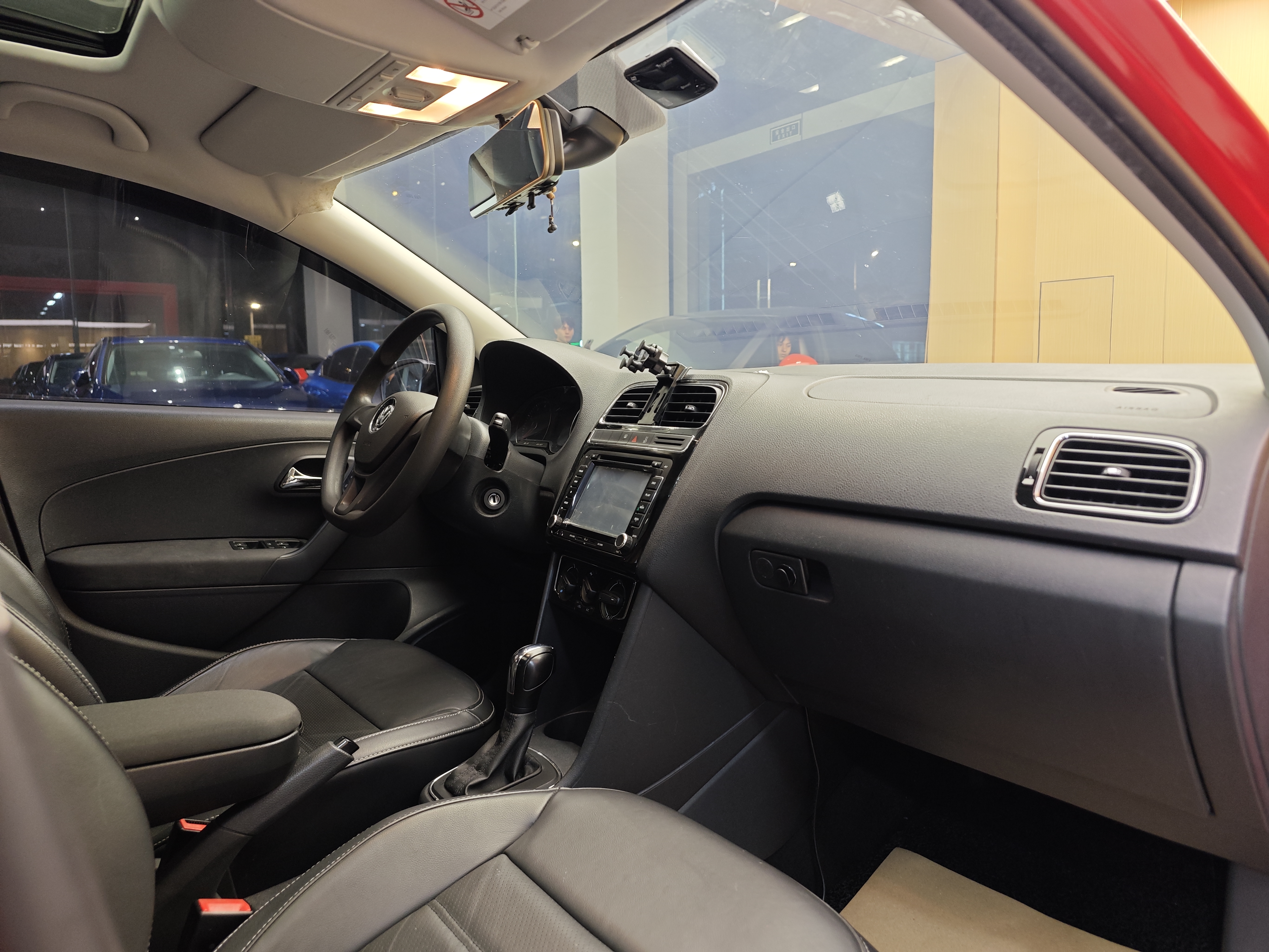 Volkswagen Polo 2015 #33 Volkswagen Polo 2015 car image #33