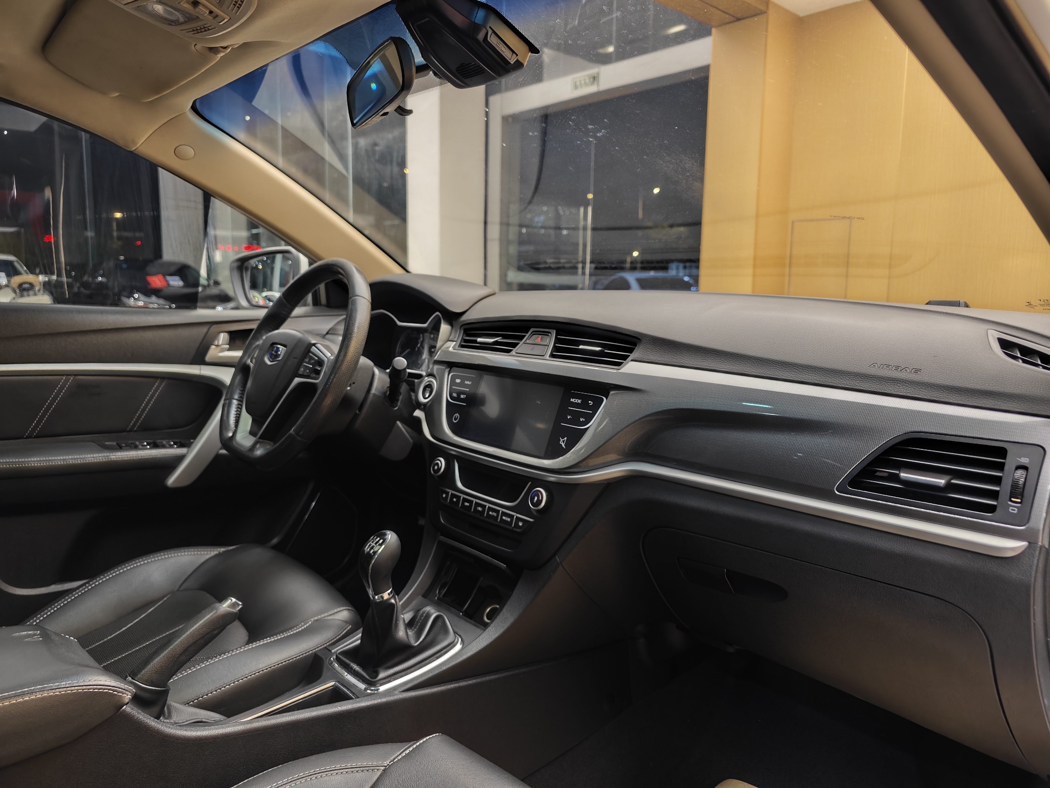 GEELY Emgrand 2018 car image #33
