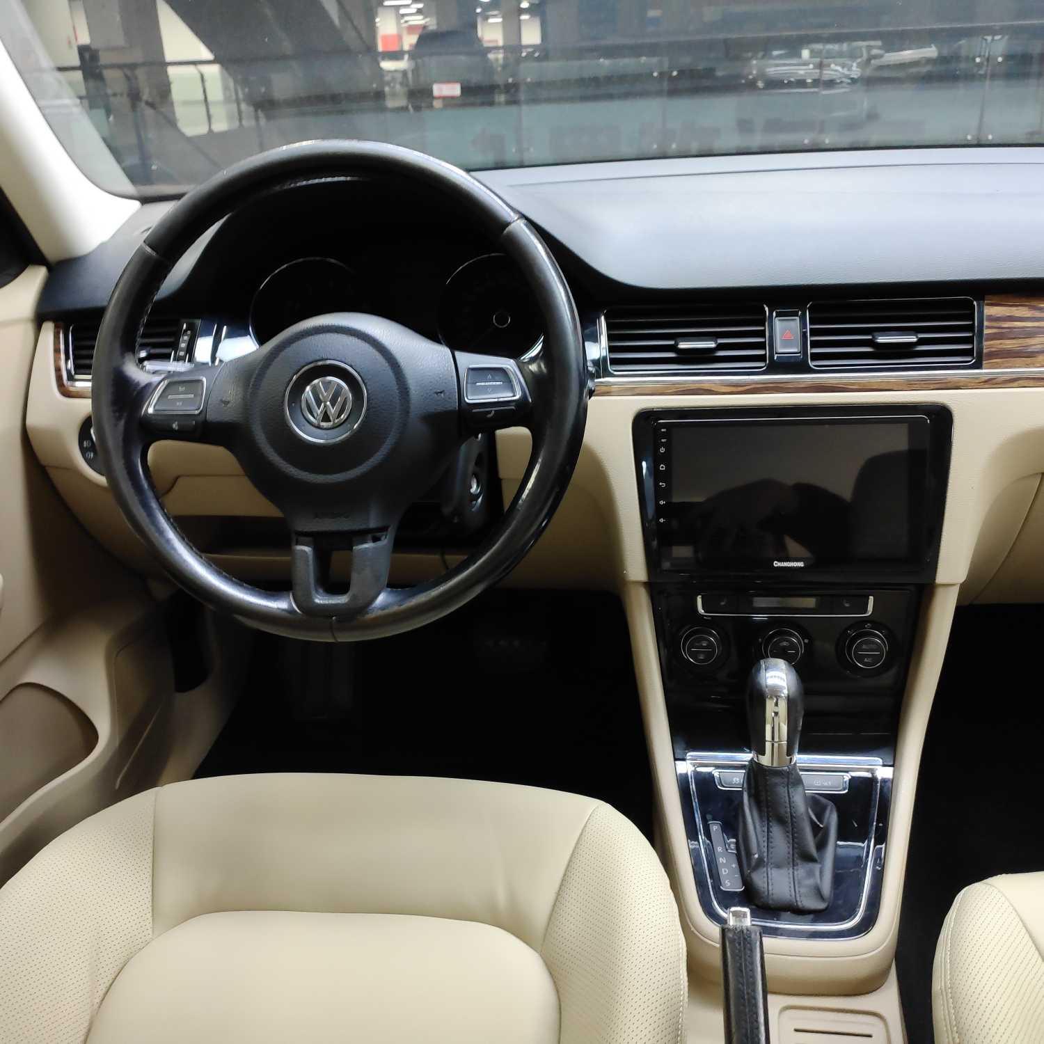 Volkswagen Bora 2013 car image #33