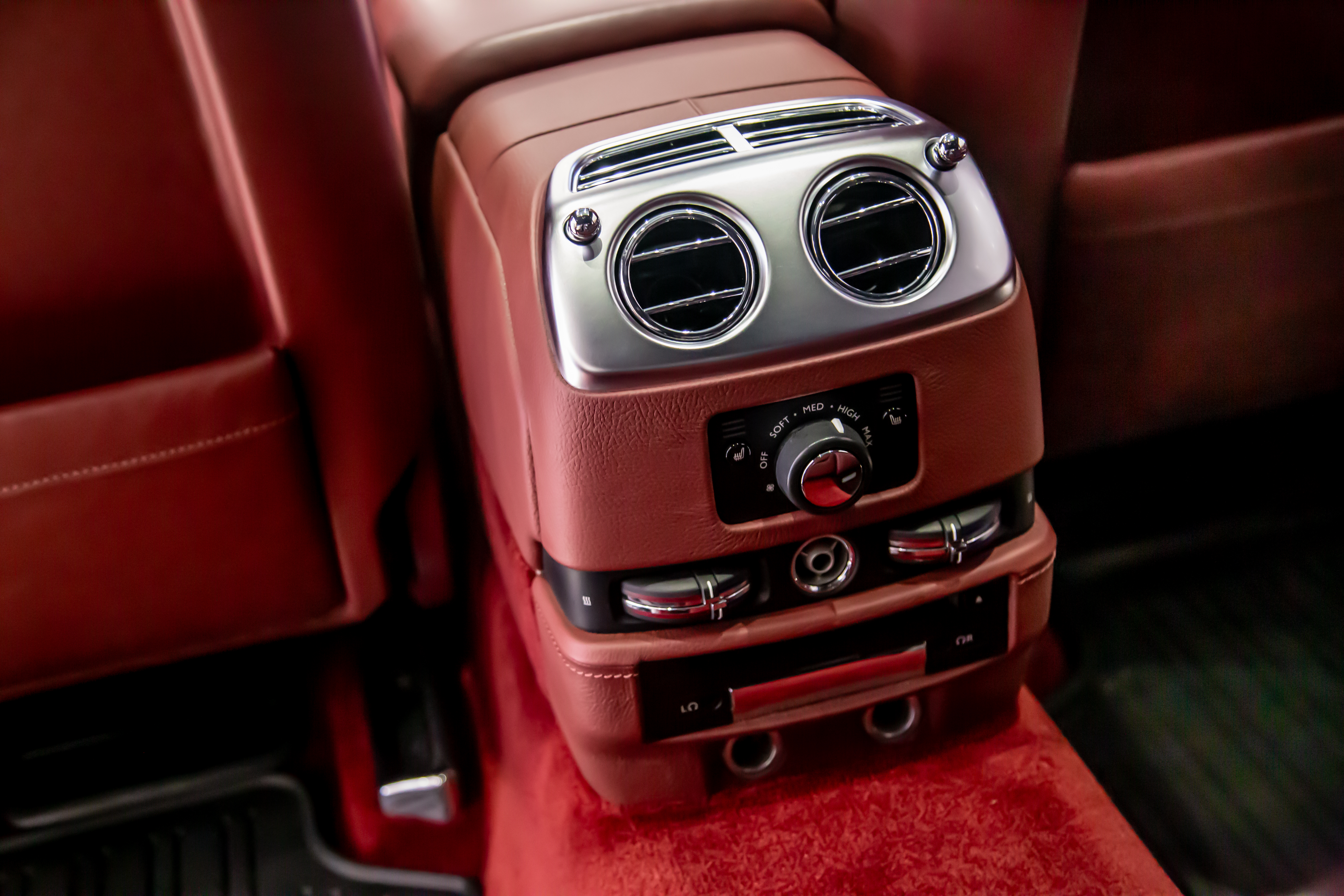 劳斯莱斯 古思特 2017 汽车图片 #33