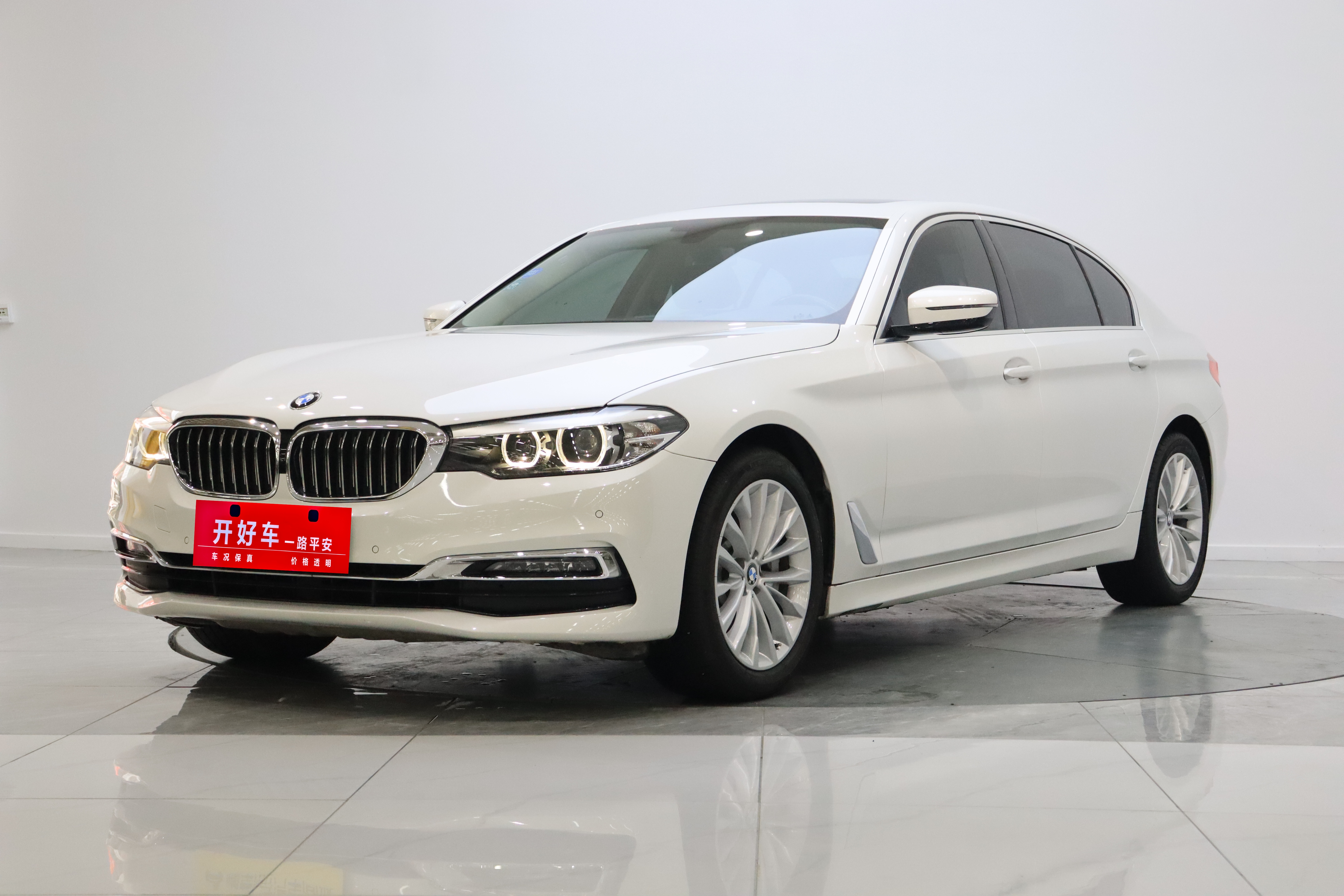 BMW 5 Series 2019 #33 BMW 5 Series 2019 car image #33