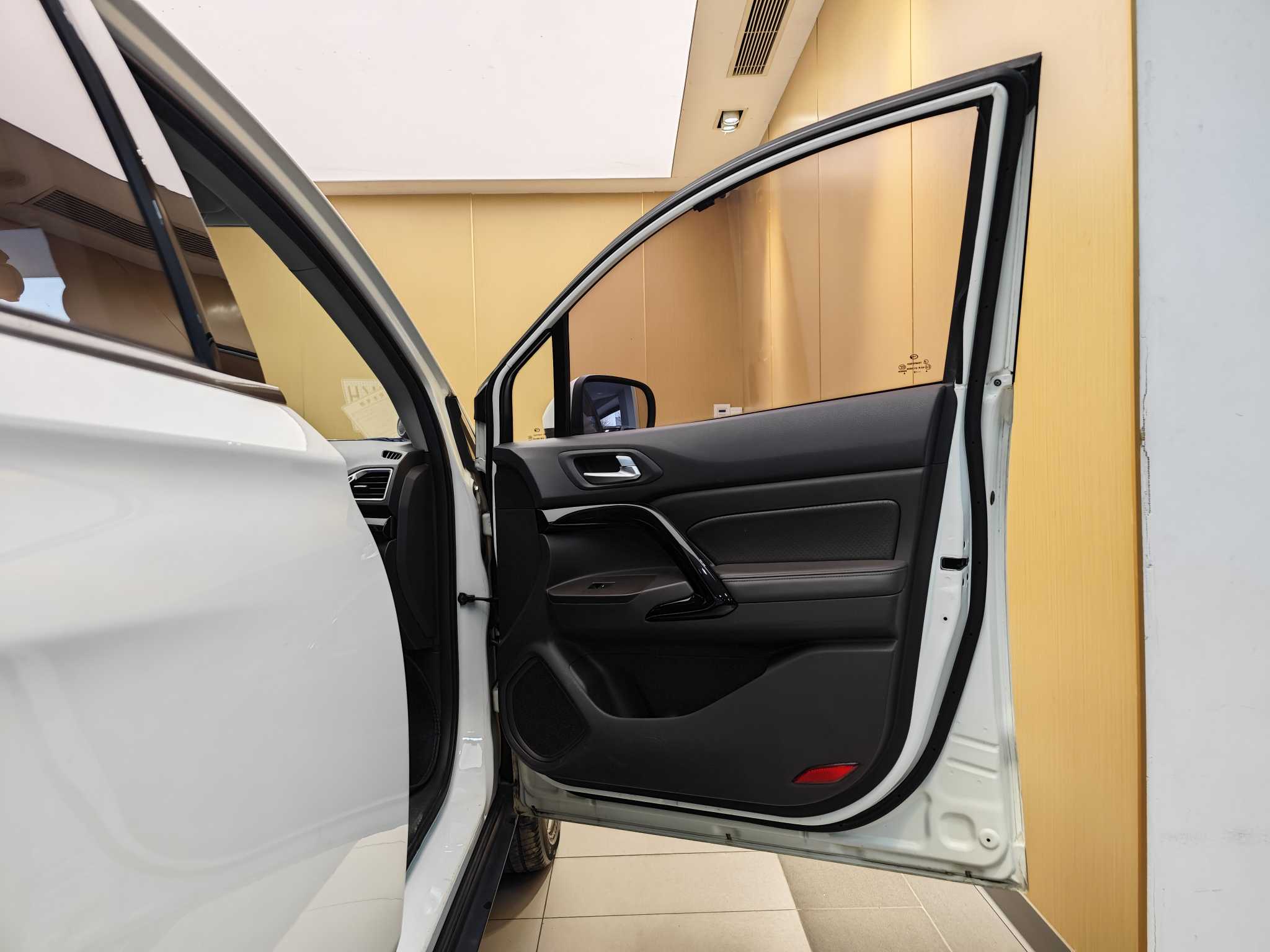 广汽集团 世锐PHEV 2019 汽车图片 #33