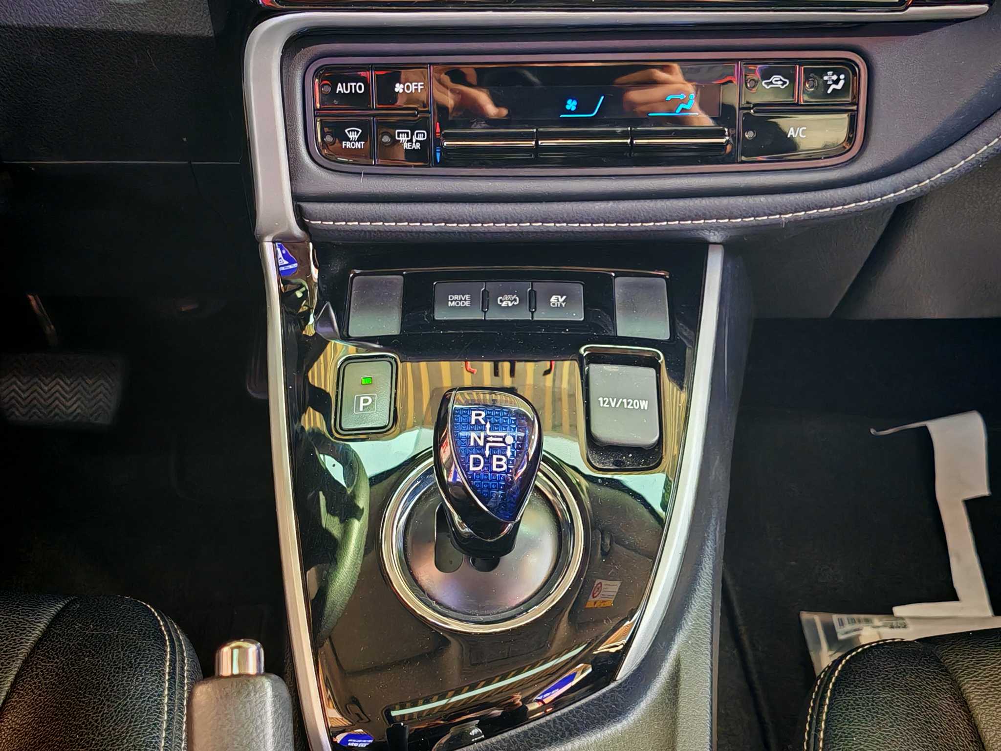 Toyota Corolla Hybird E+ 2020 immagine di auto #33