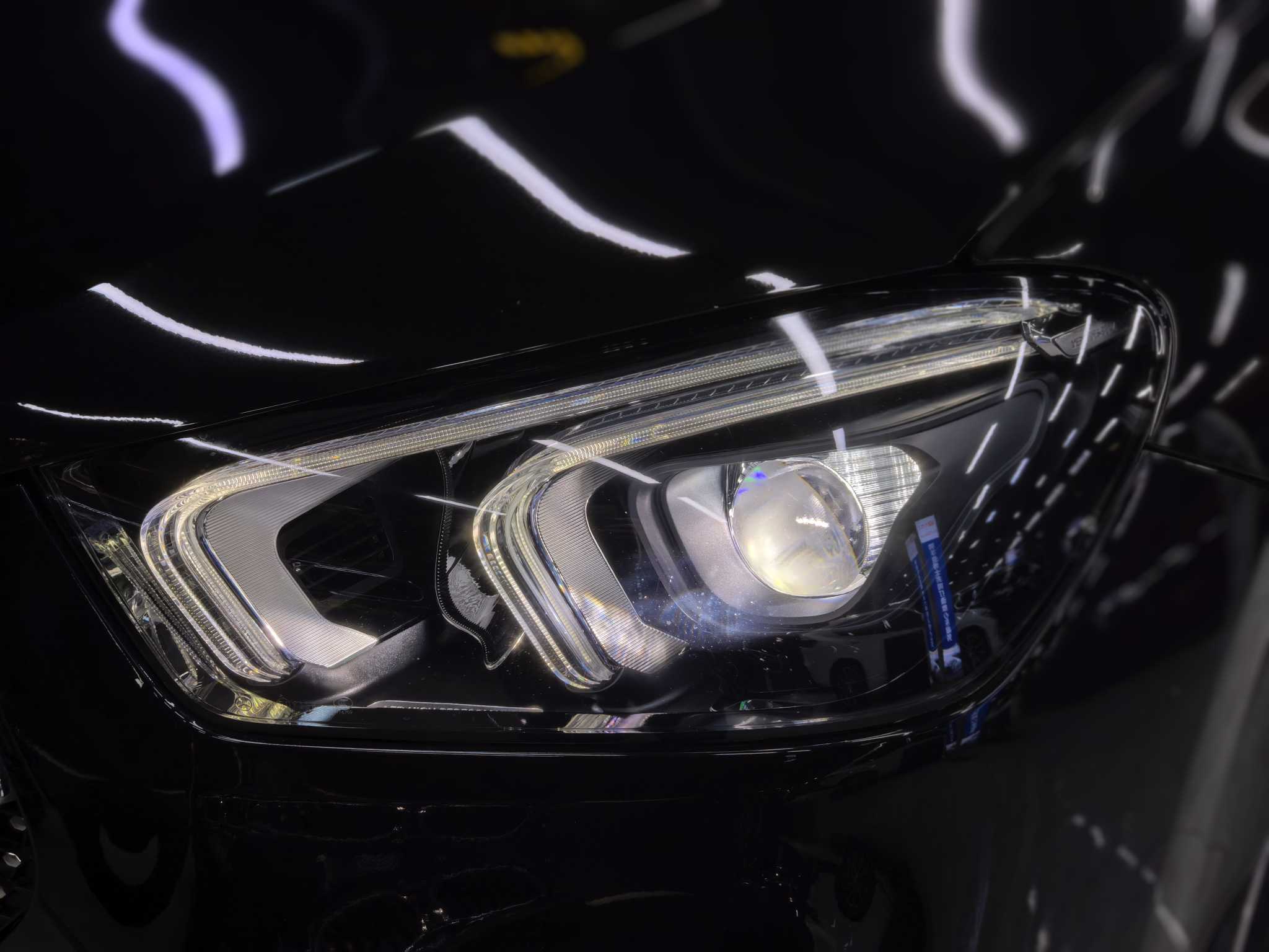 Mercedes-Benz GLE Class 2020 car image #33