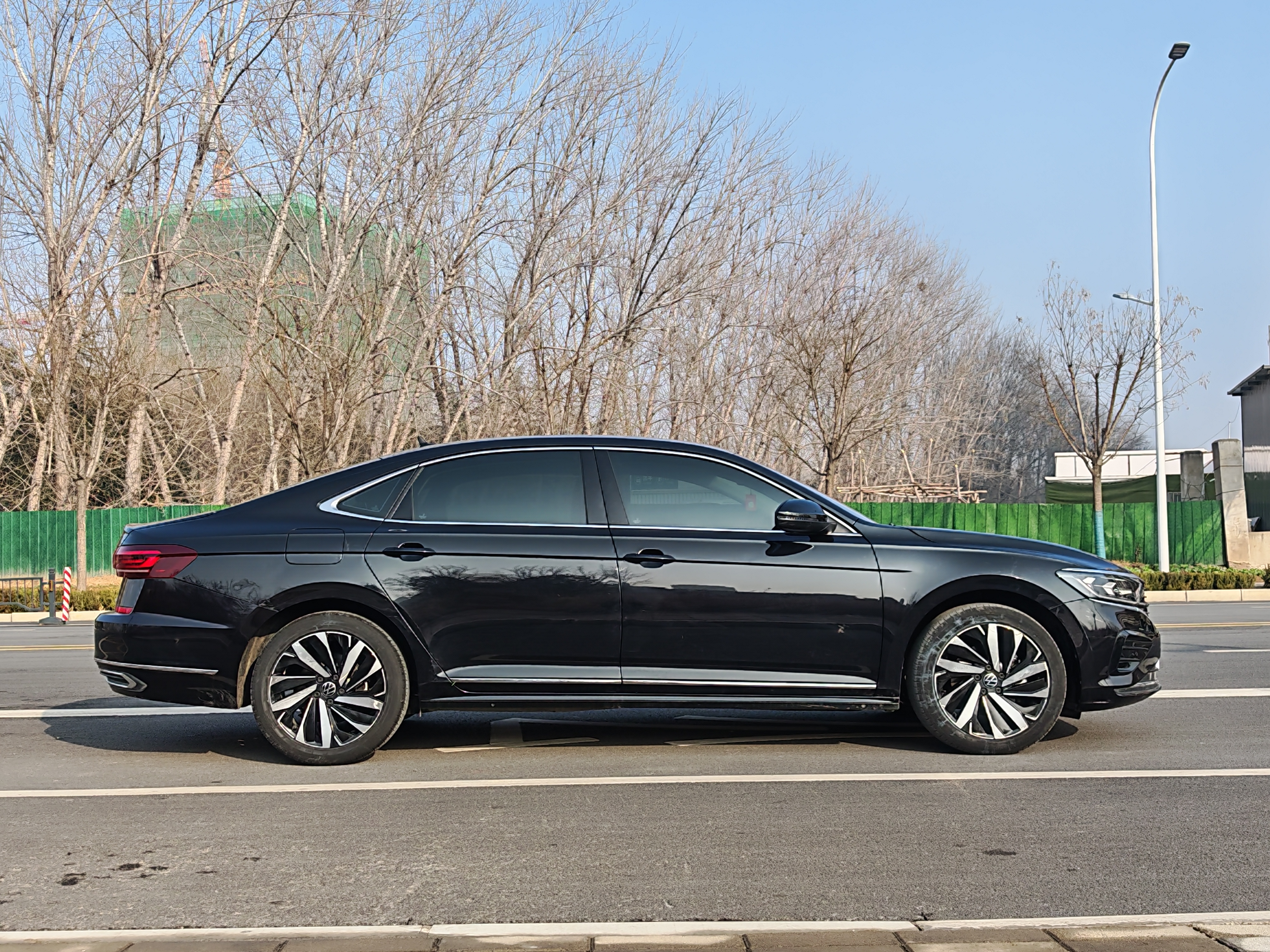 Volkswagen Passat 2022 car image #33