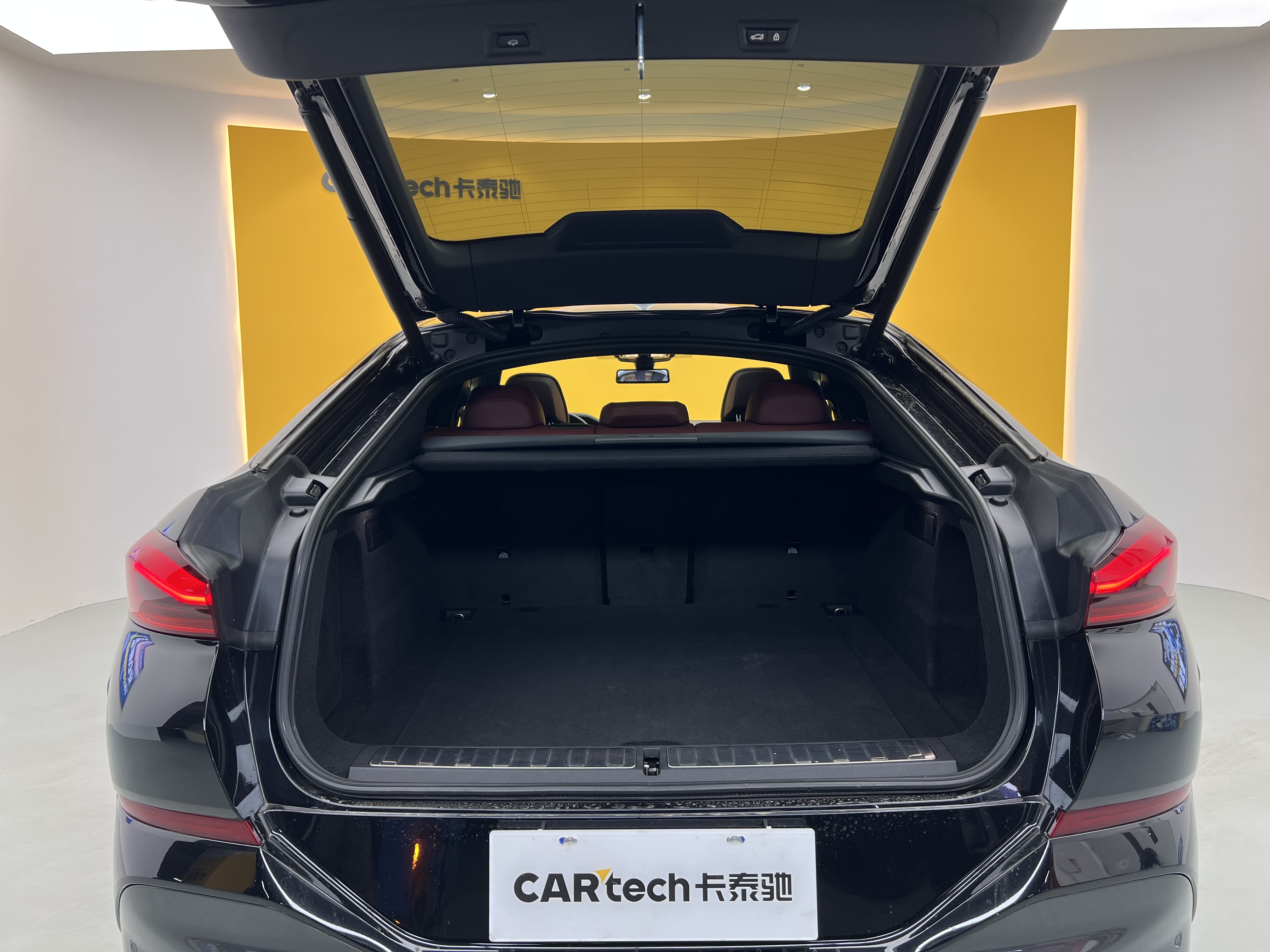 BMW X6 2021 car image #33