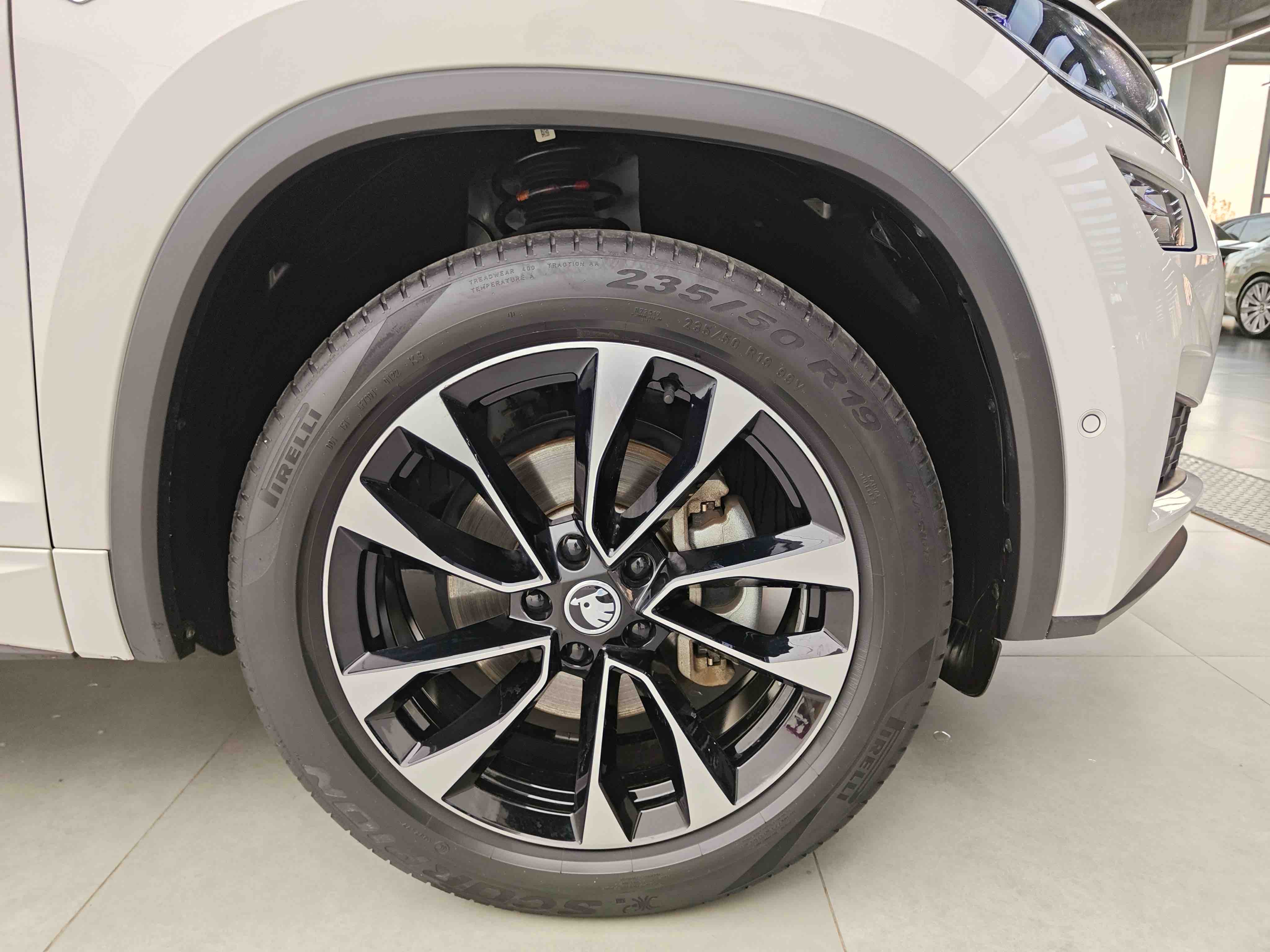 Skoda Kodiaq GT 2023 صورة سيارة #33