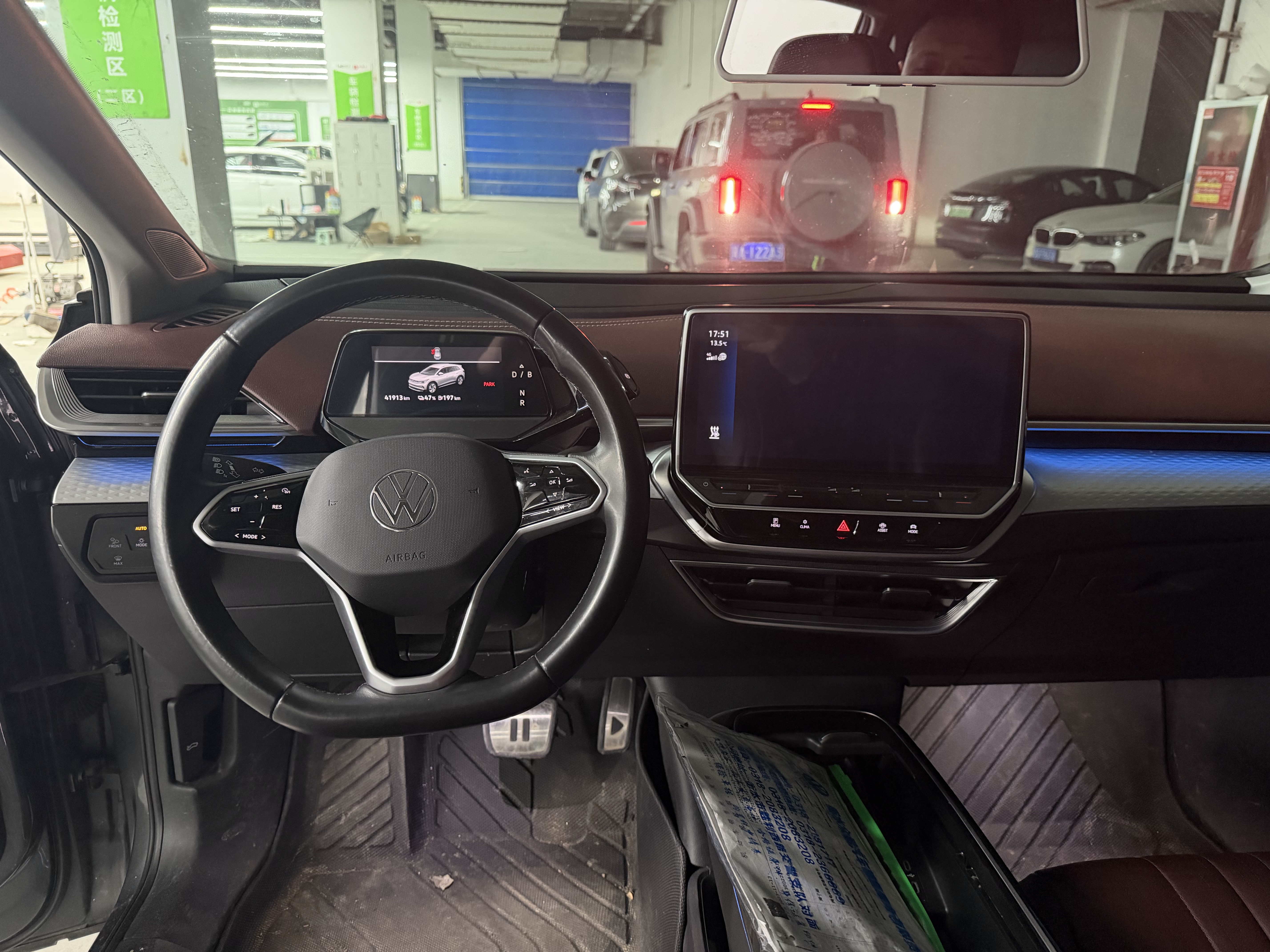 Volkswagen ID.6 X 2023 car image #33