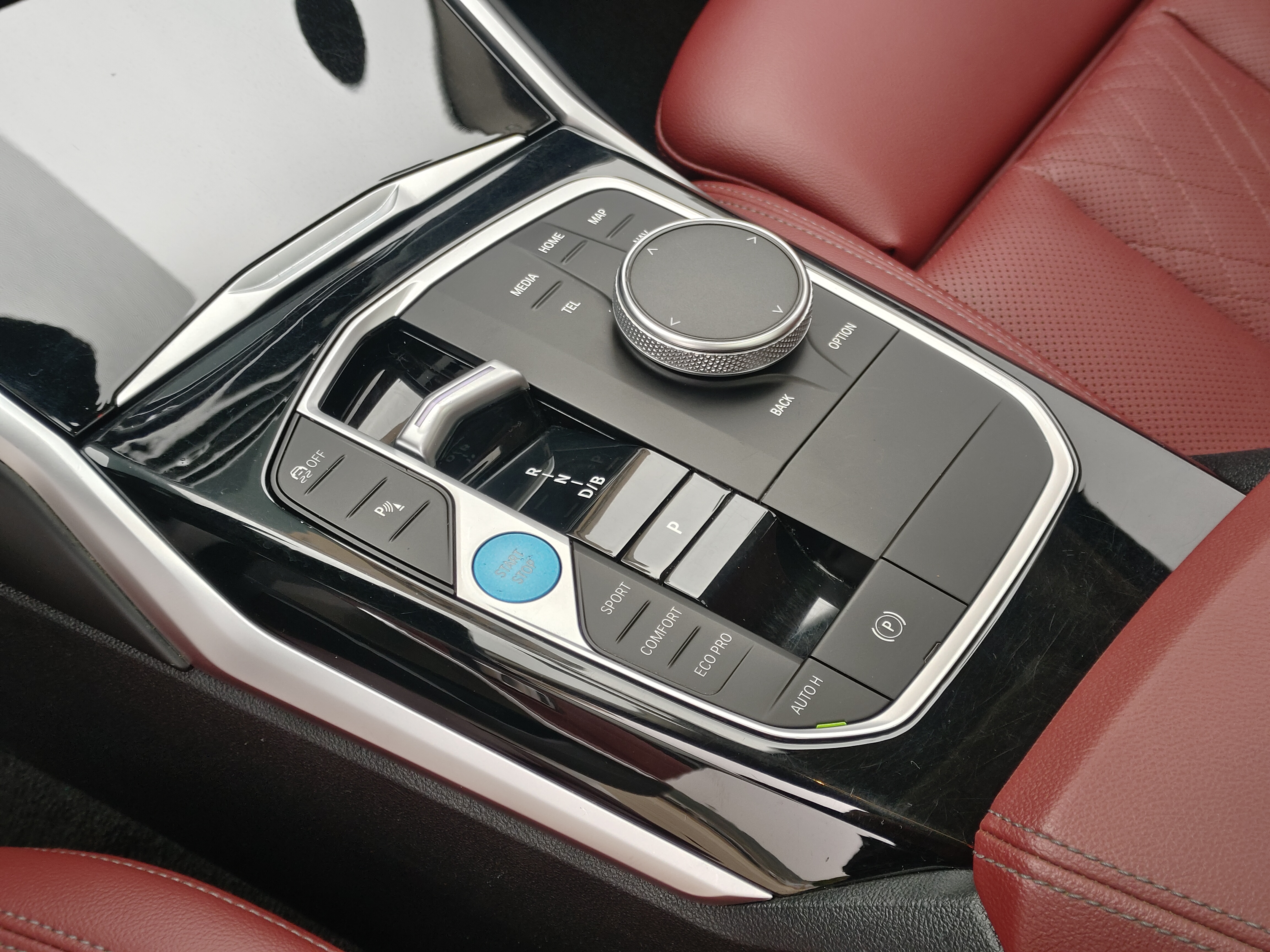 BMW i3 2023 car image #33