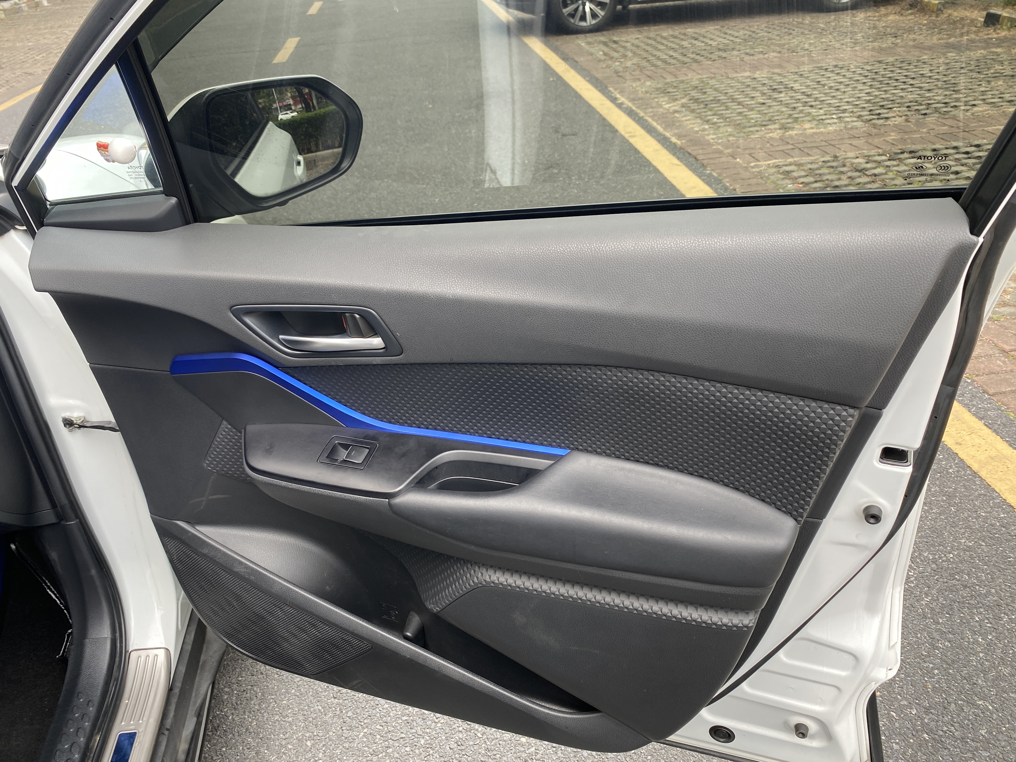 Toyota C-HR 2022 #33 Toyota C-HR 2022 صورة سيارة #33