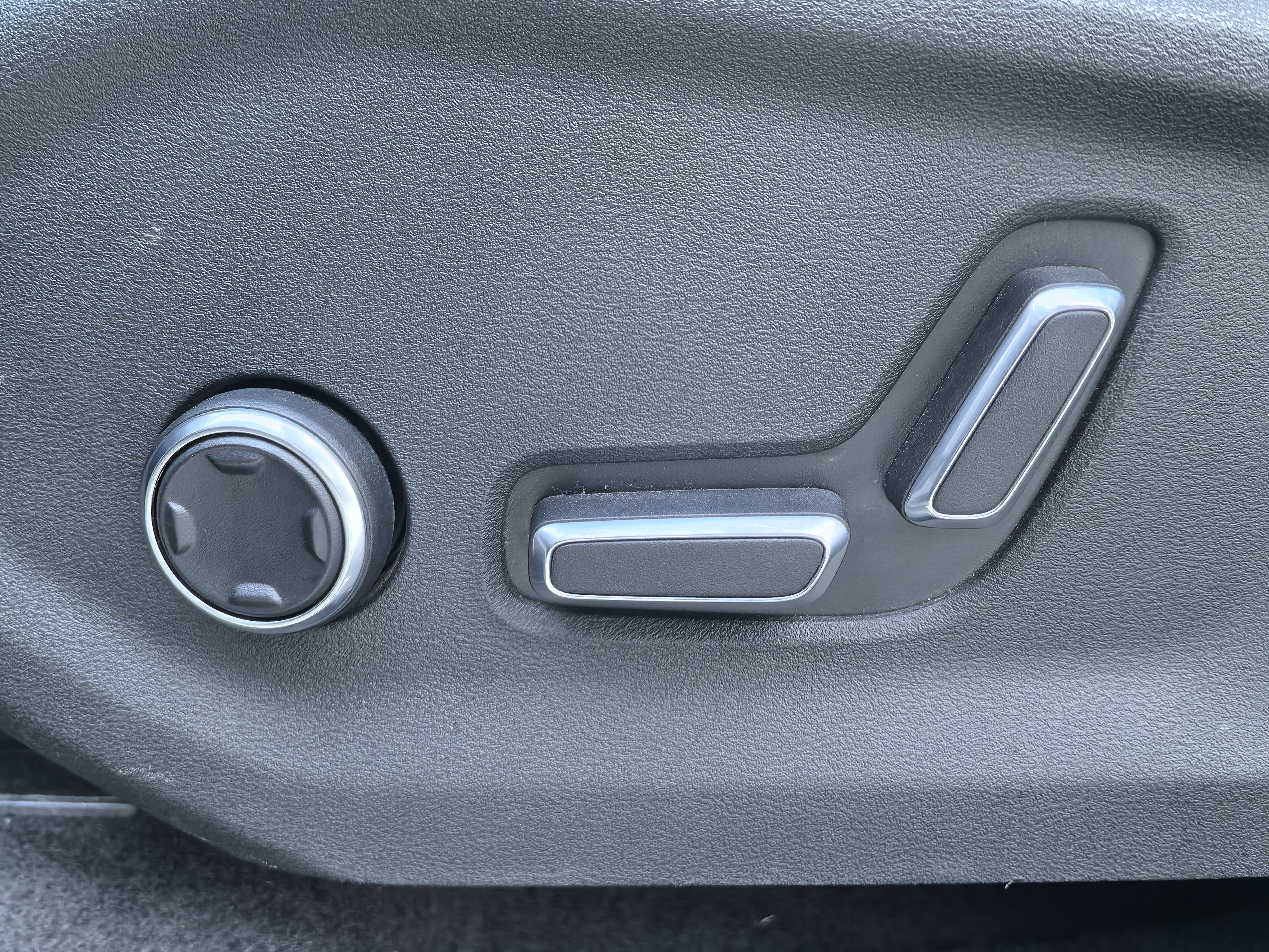 GEELY Monjaro EREV 2023 image de voiture #33