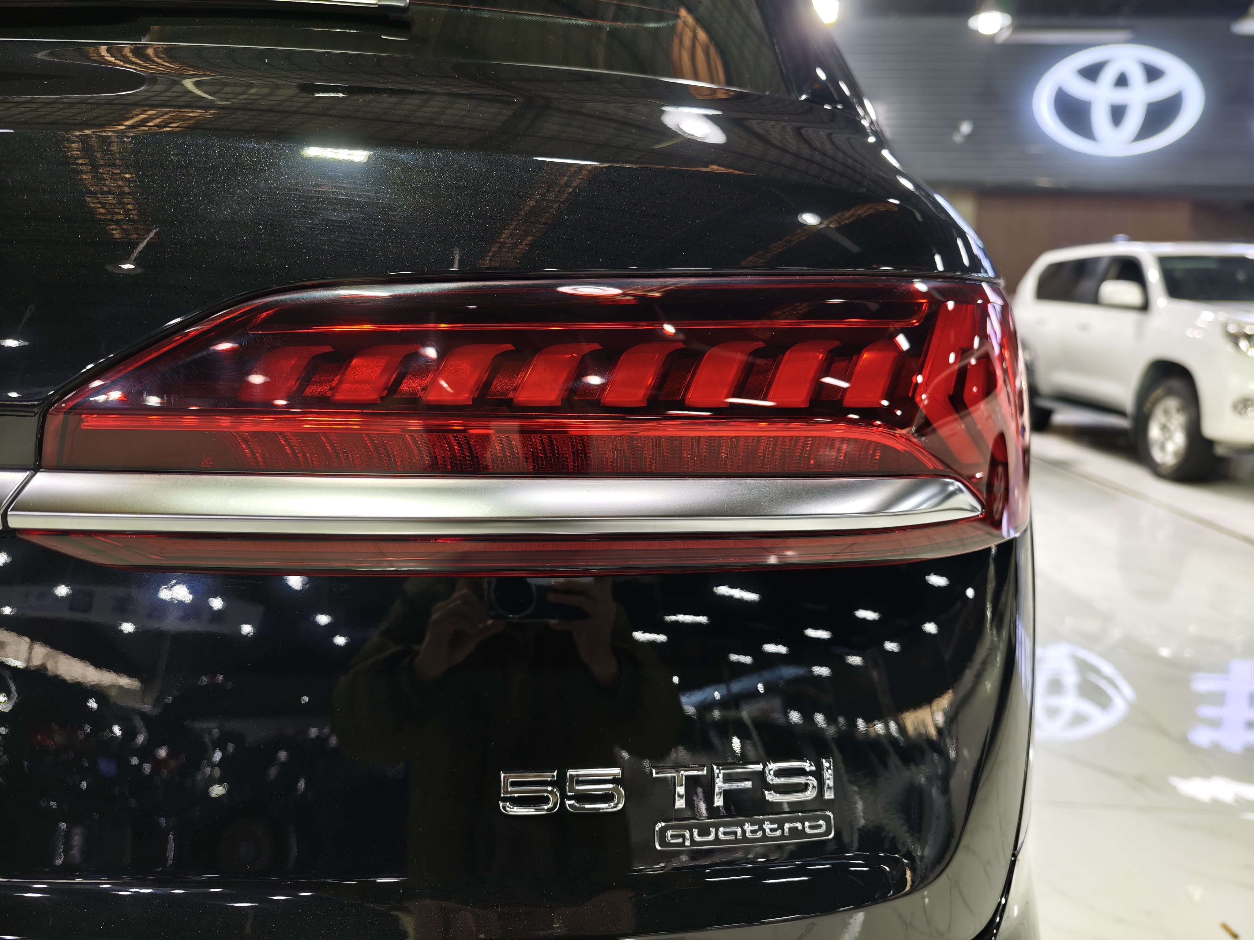 Audi Q7 2023 car image #33