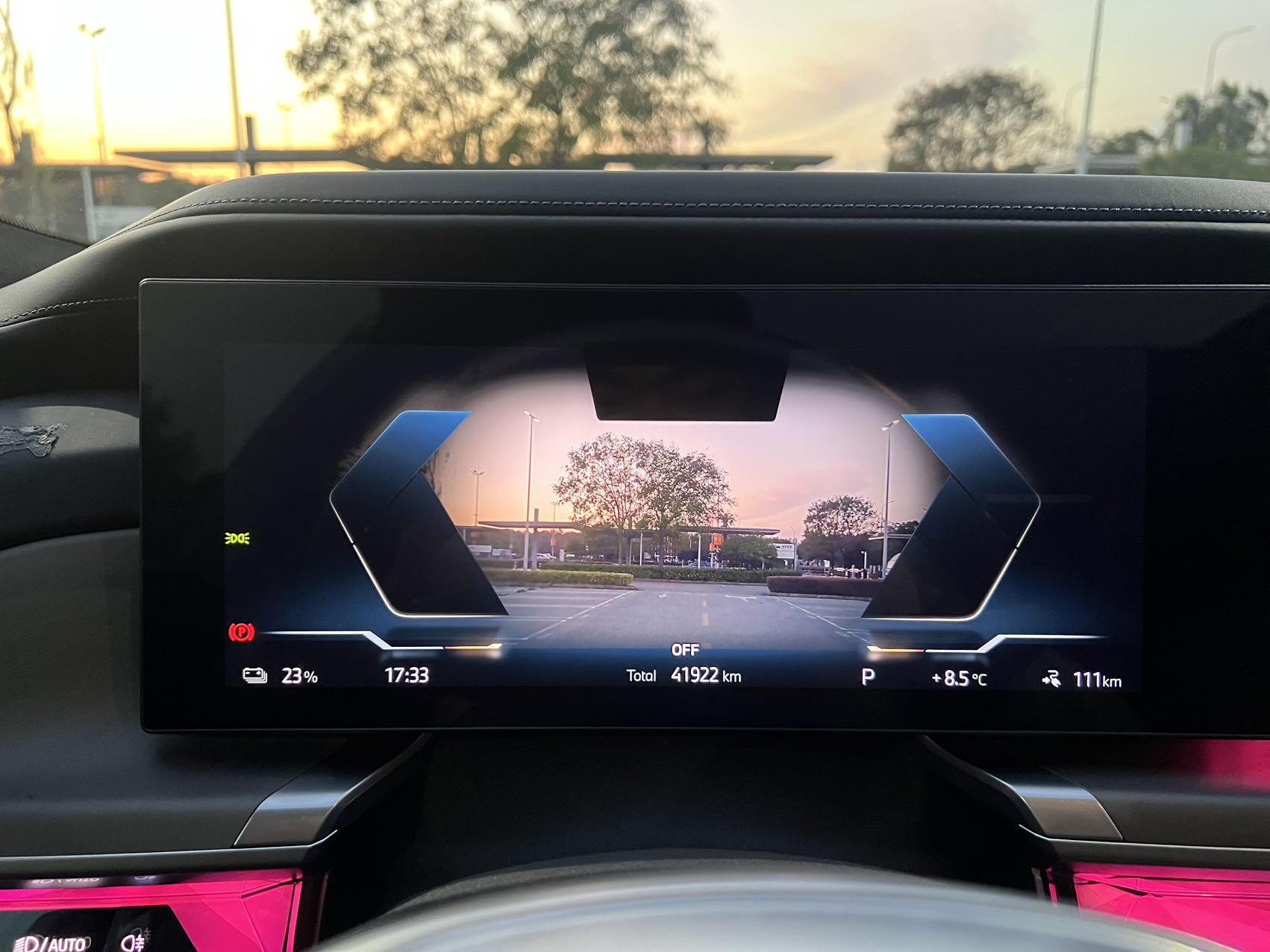 BMW i7 2023 car image #33