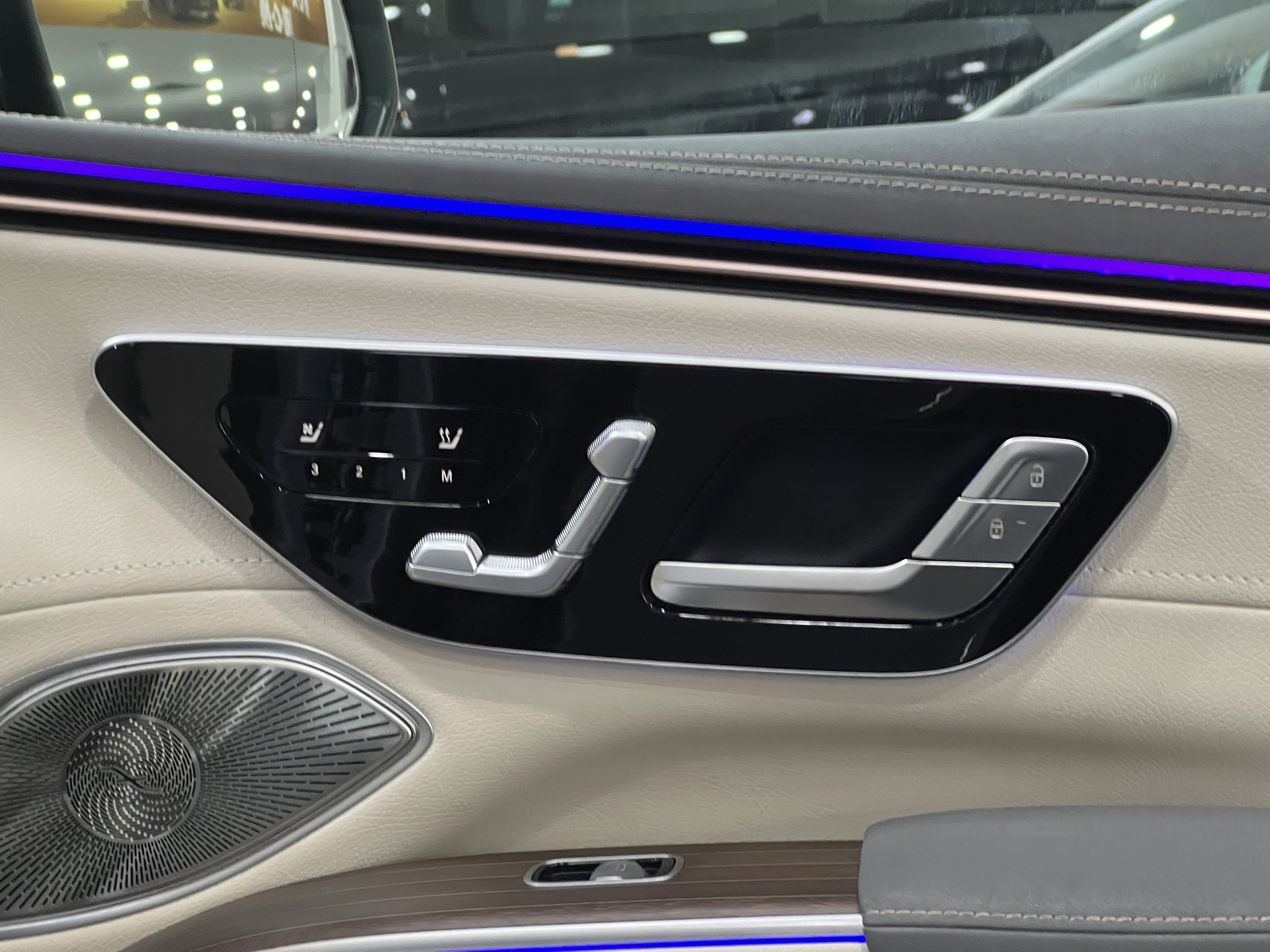 Mercedes-Benz EQS SUV 2023 car image #33