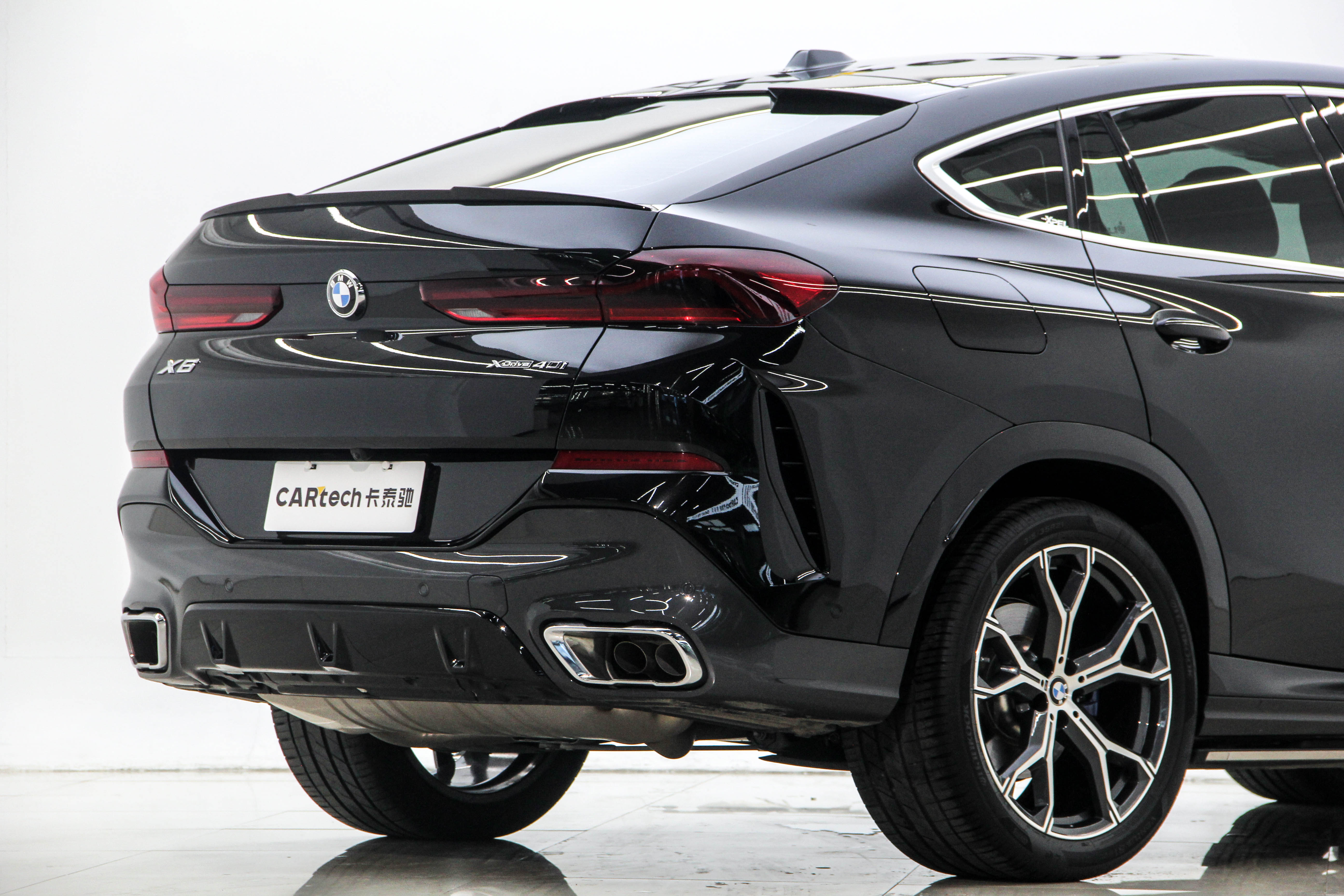 BMW X6 2025 car image #33