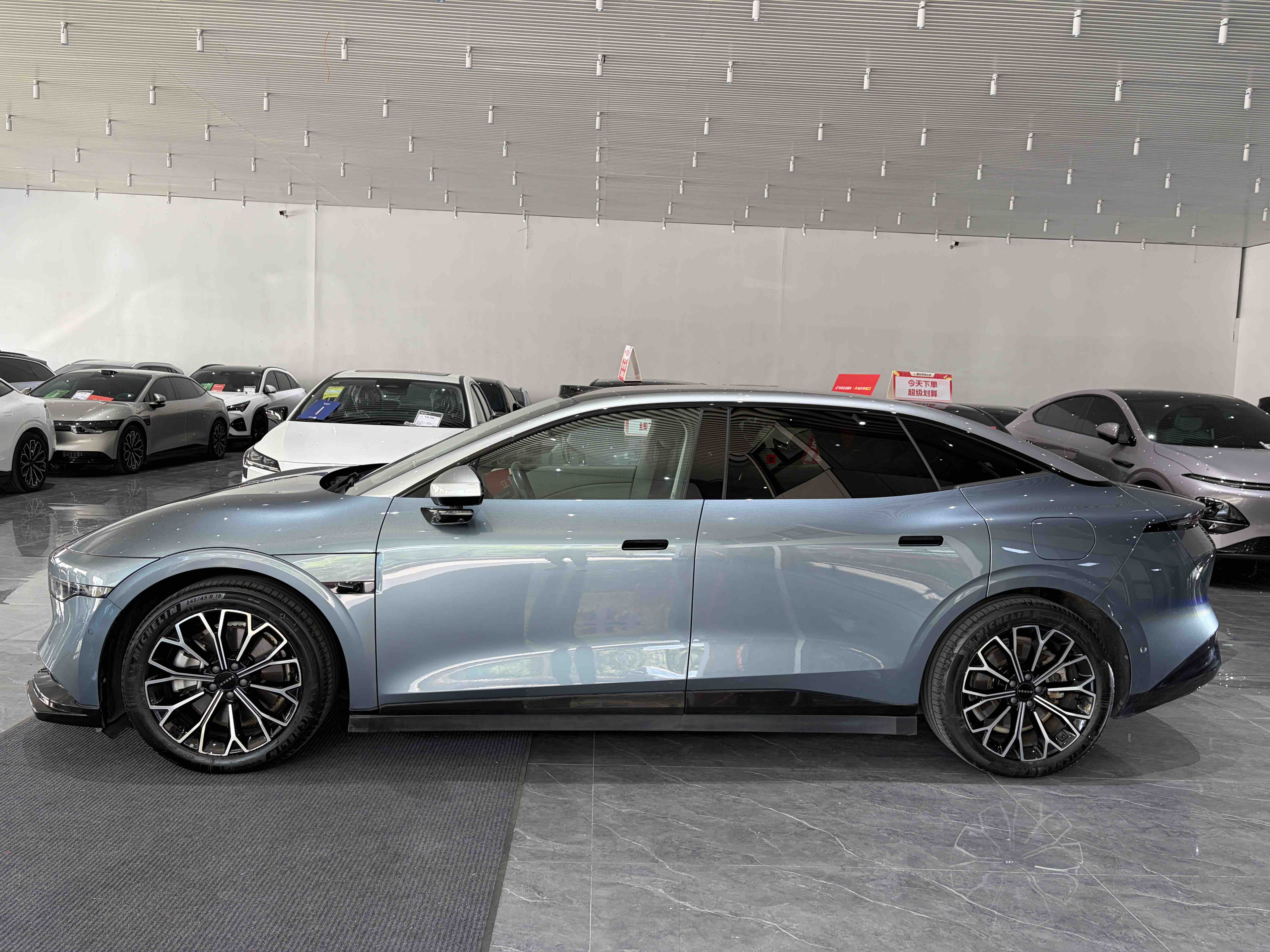 极氪 极氪007 2024 汽车图片 #33