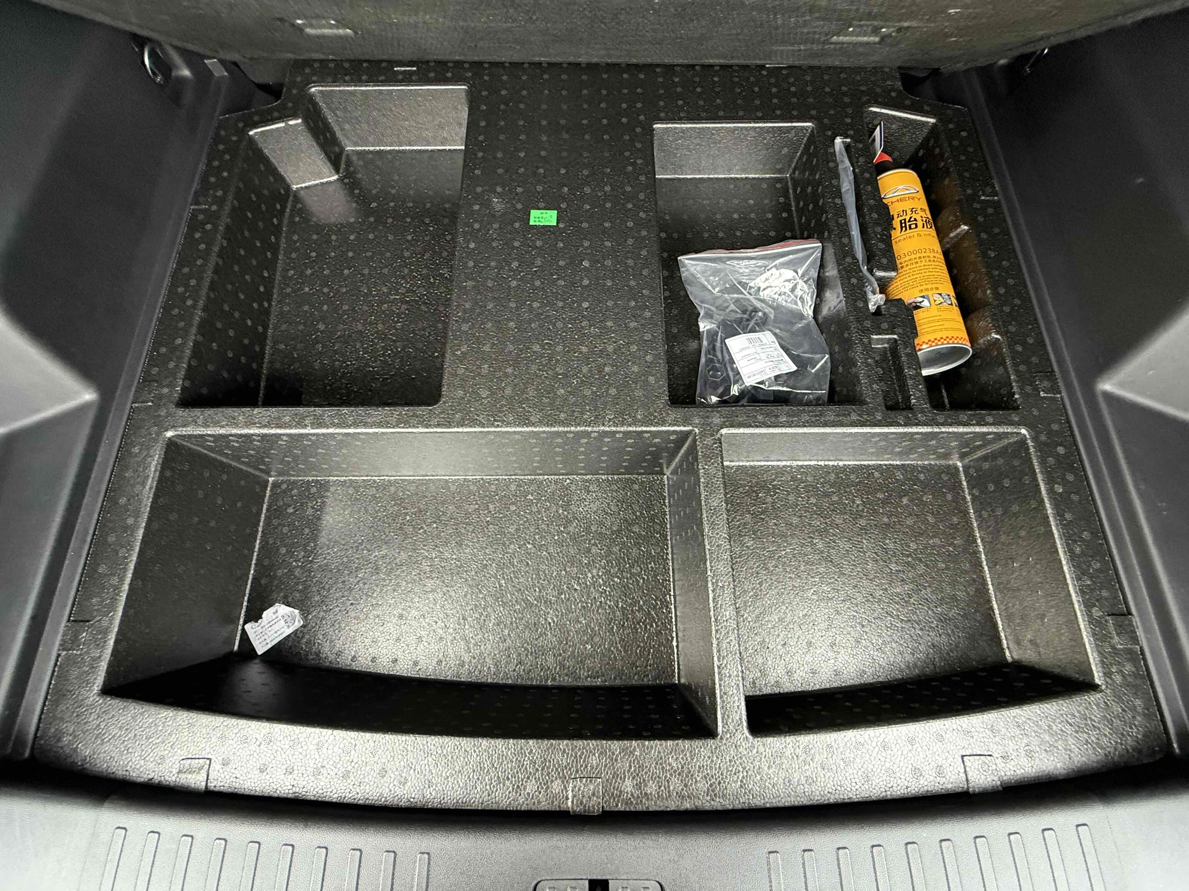 Chery Exploration 06 C-DM 2024 immagine di auto #33