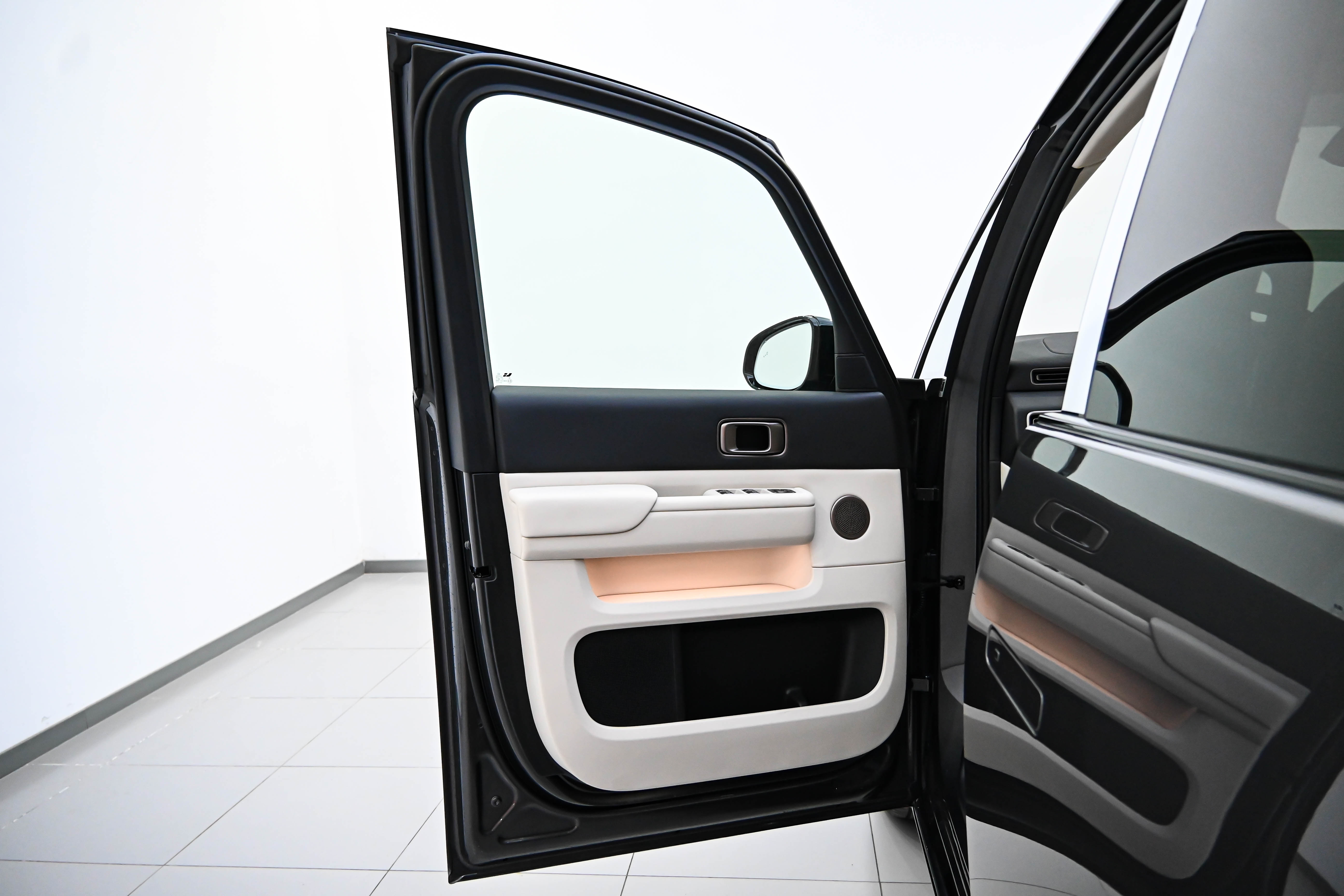 理想汽车 理想MEGA 2025 汽车图片 #33