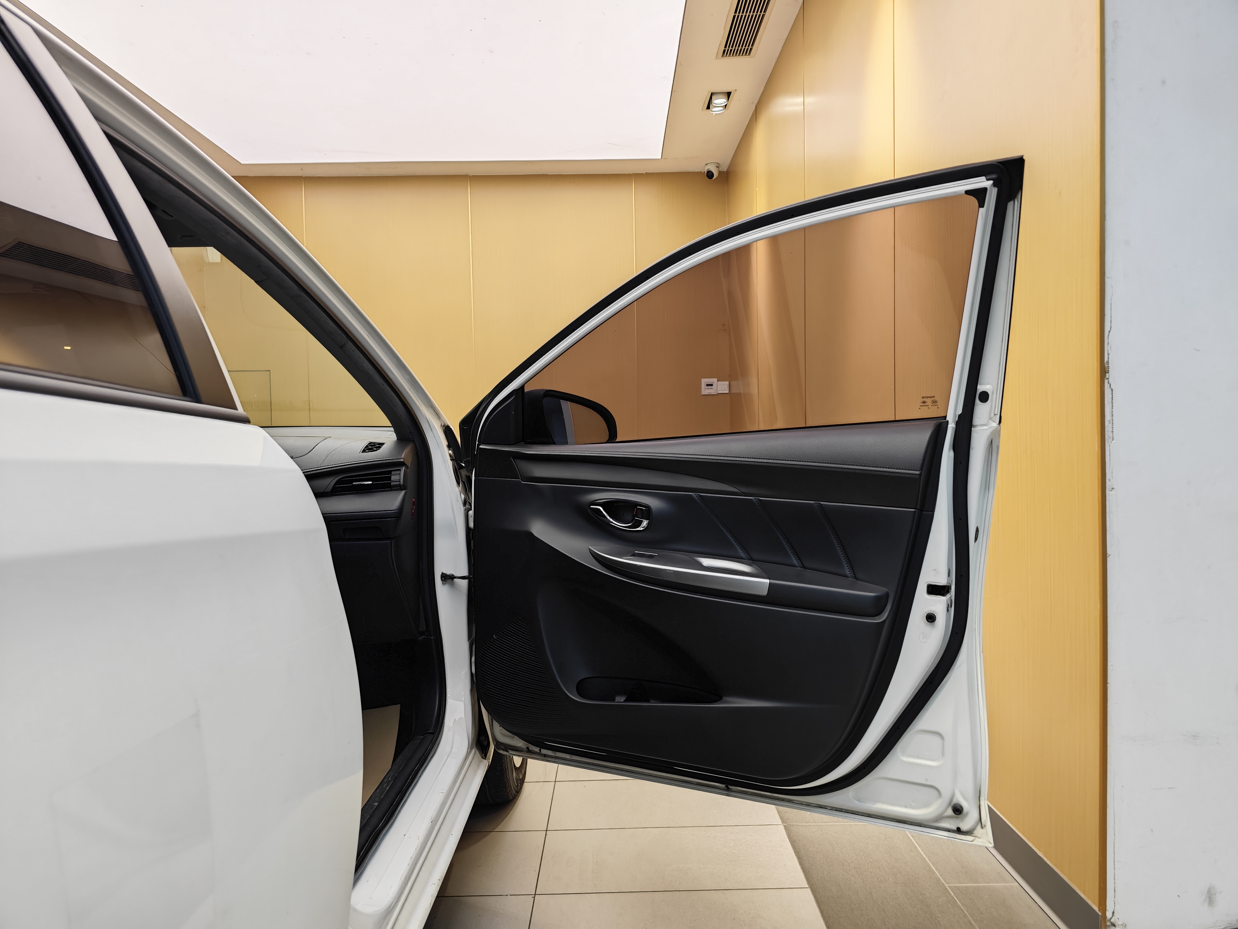 Yaris L Zhixuan 2015 car image #33