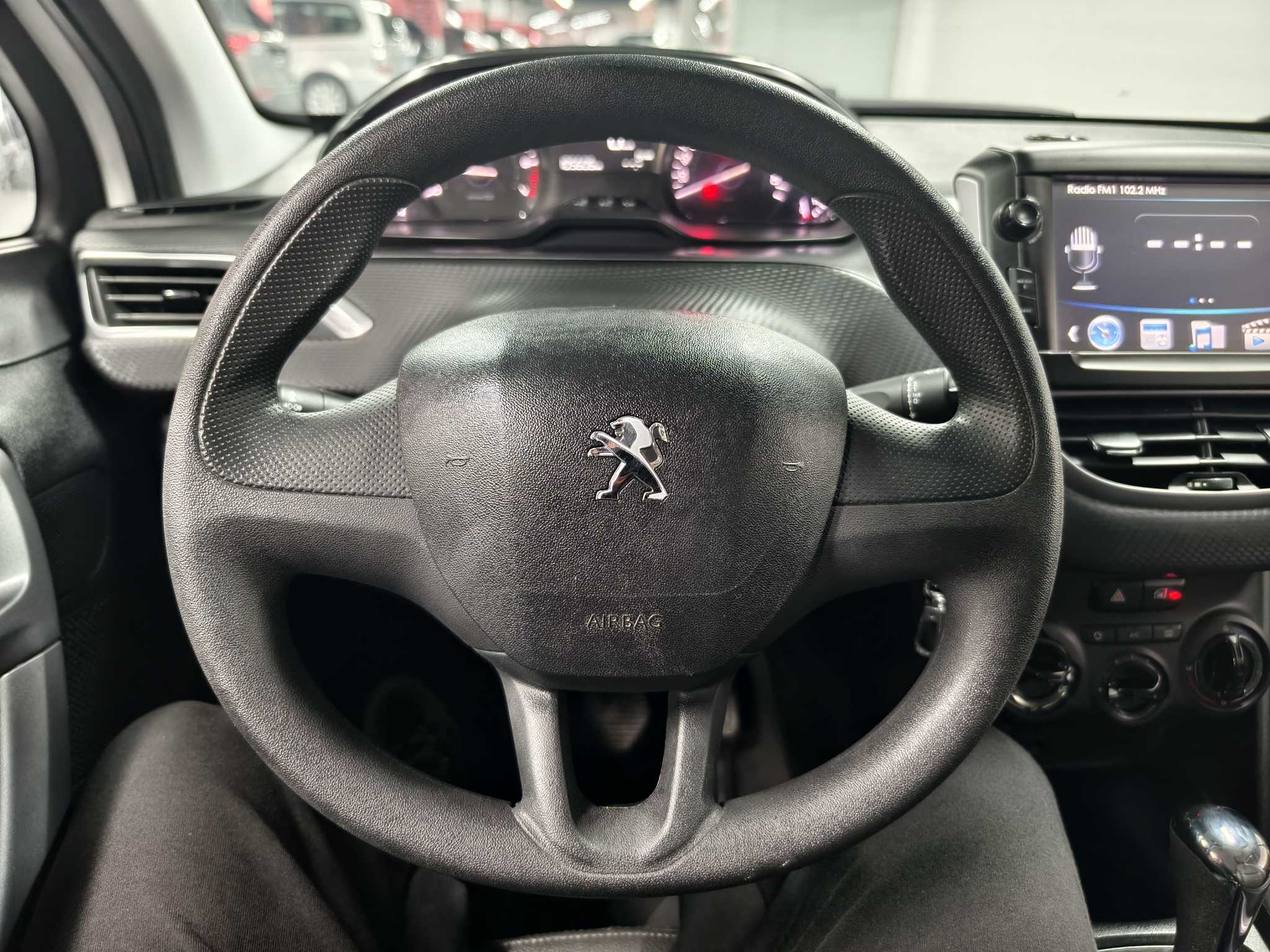 Peugeot 2008 2015 car image #33