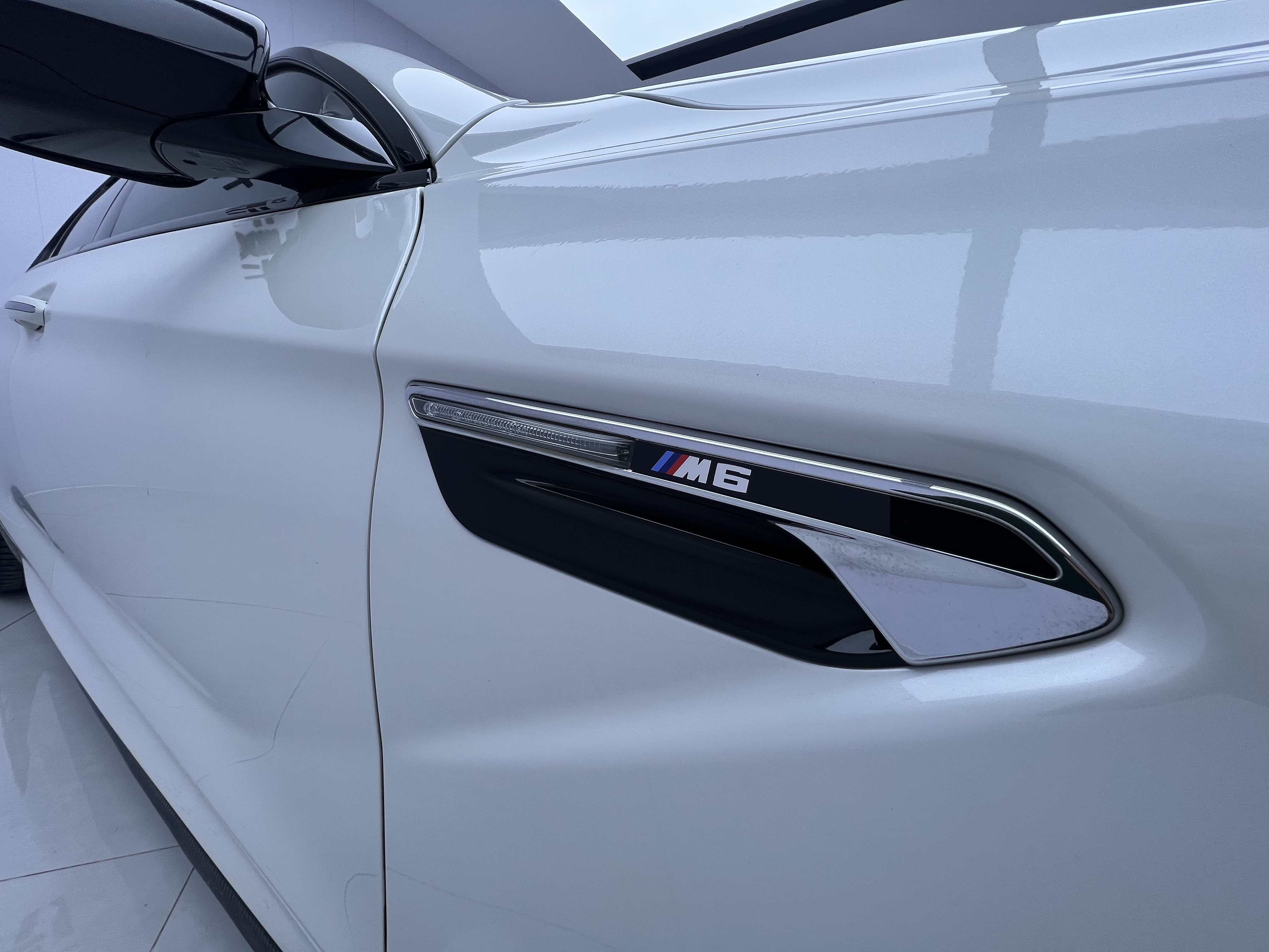 BMW M6 2016 car image #33