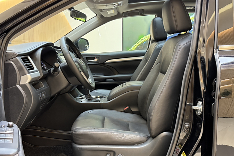 Toyota Highlander (Imported) 2016 car image #33