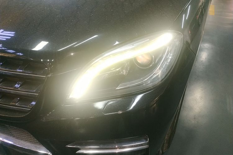 Mercedes-Benz M Class 2015 car image #33