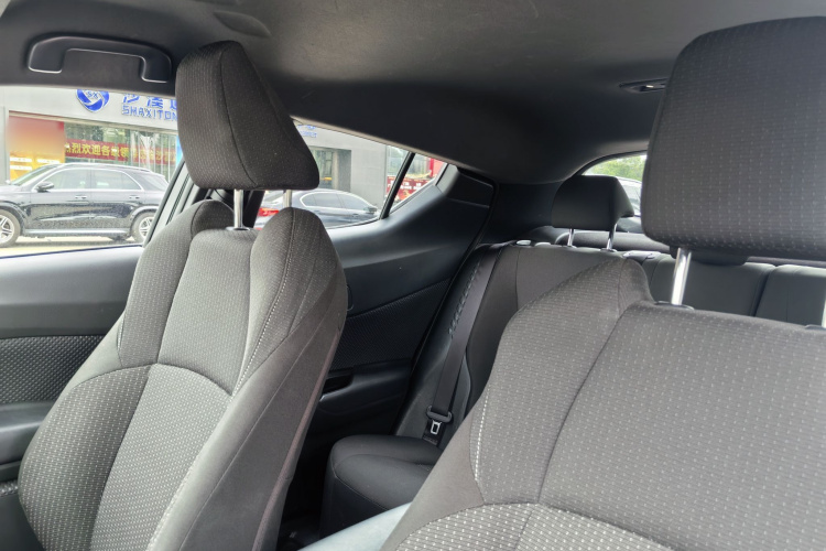 Toyota C-HR EV 2021 immagine di auto #33