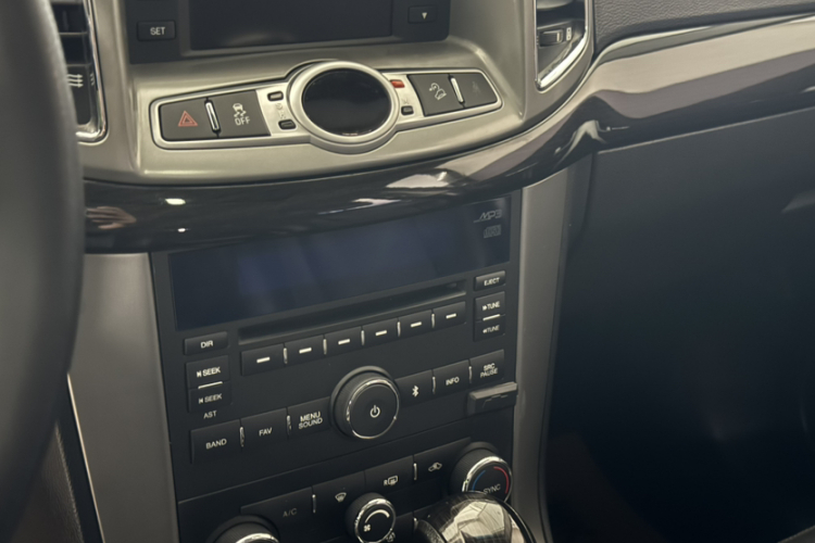 Chevrolet Captiva 2017 #33 Chevrolet Captiva 2017 car image #33