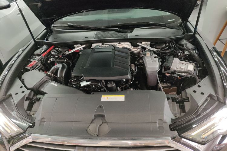 Audi A6 2021 car image #33