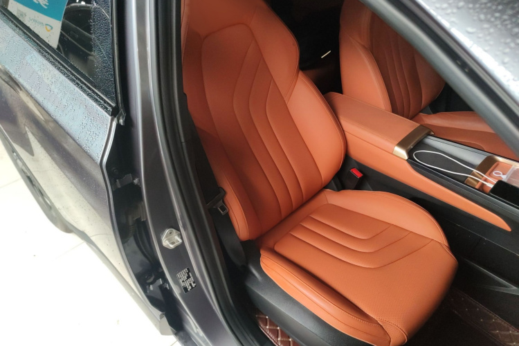 哪吒汽车 哪吒X 2024 汽车图片 #33