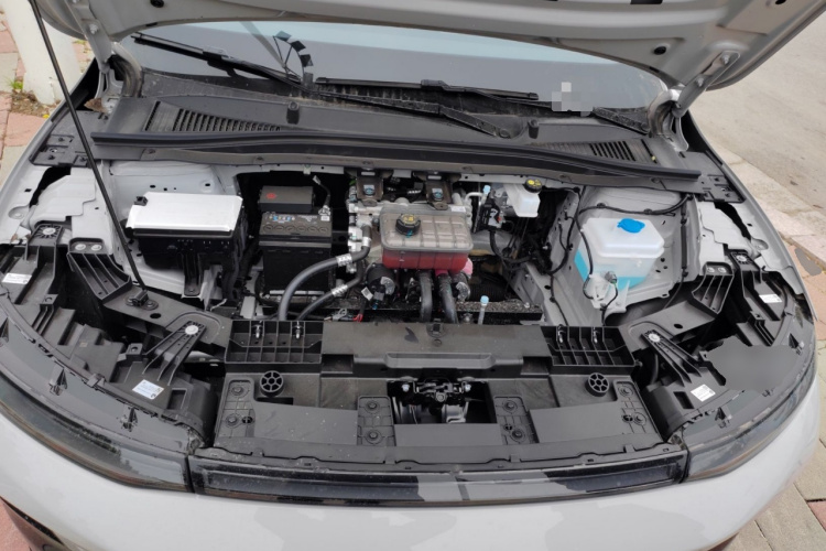 零跑汽车 零跑B01 2025 汽车图片 #33