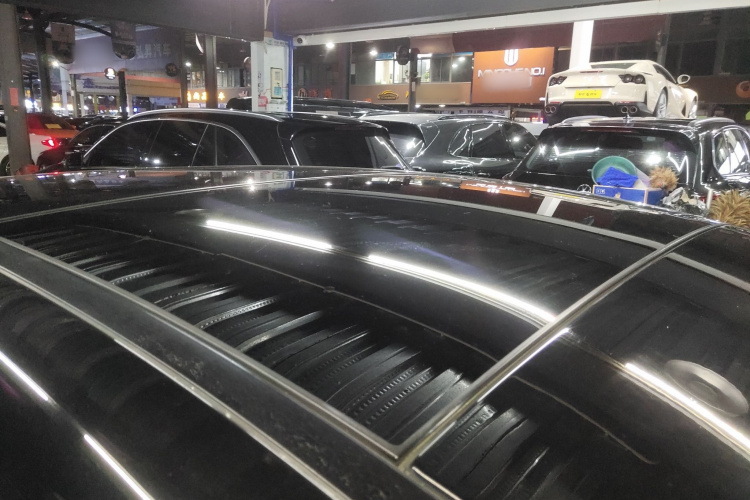 Mercedes-Benz E Class New Energy 2020 car image #33