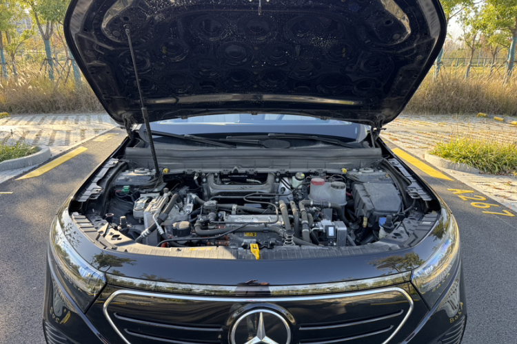 Mercedes-Benz EQB Class 2023 immagine di auto #33