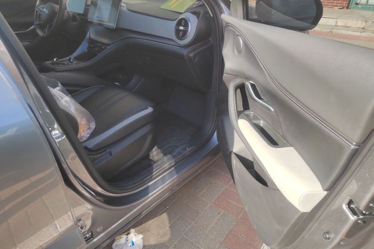 BYD Sea Lion 05 DM-i 2025 car image #33