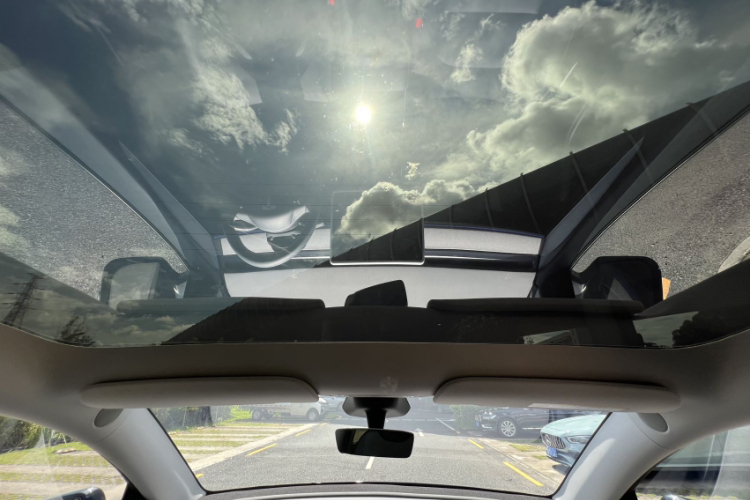 Tesla Model Y 2024 #33 Tesla Model Y 2024 immagine di auto #33