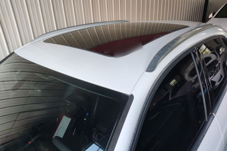 Audi Q3 2017 car image #33