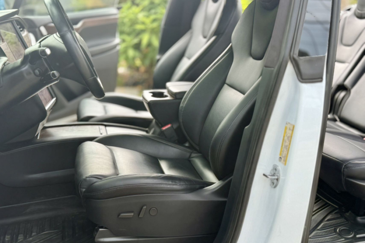 Tesla Model X 2019 immagine di auto #33