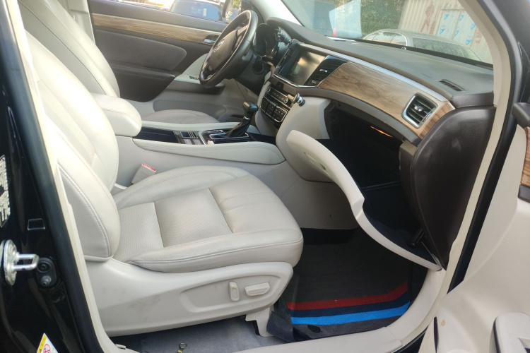 GAC Trumpchi GS8 2017 car image #33