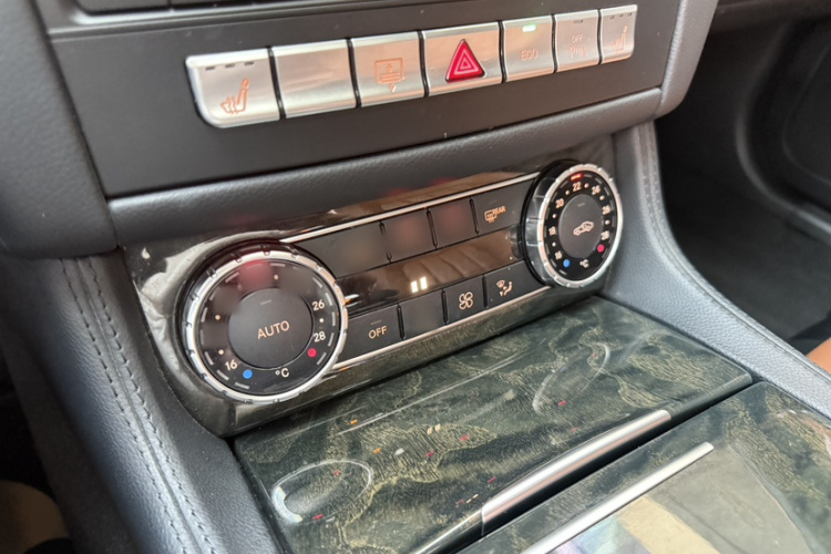 Mercedes-Benz CLS Class 2015 #33 Mercedes-Benz CLS Class 2015 immagine di auto #33