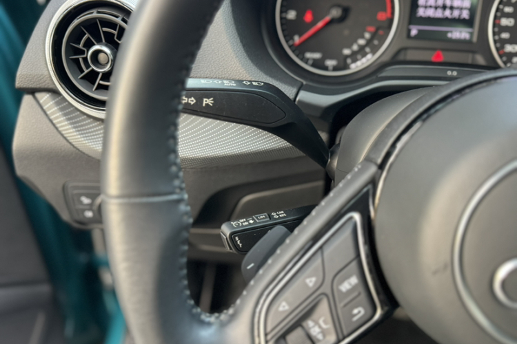 Q2L 2022 car image #33
