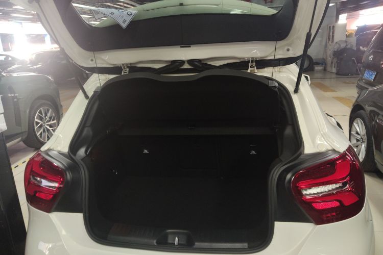 Mercedes-Benz A Class (Imported) 2017 #33 Mercedes-Benz A Class (Imported) 2017 car image #33