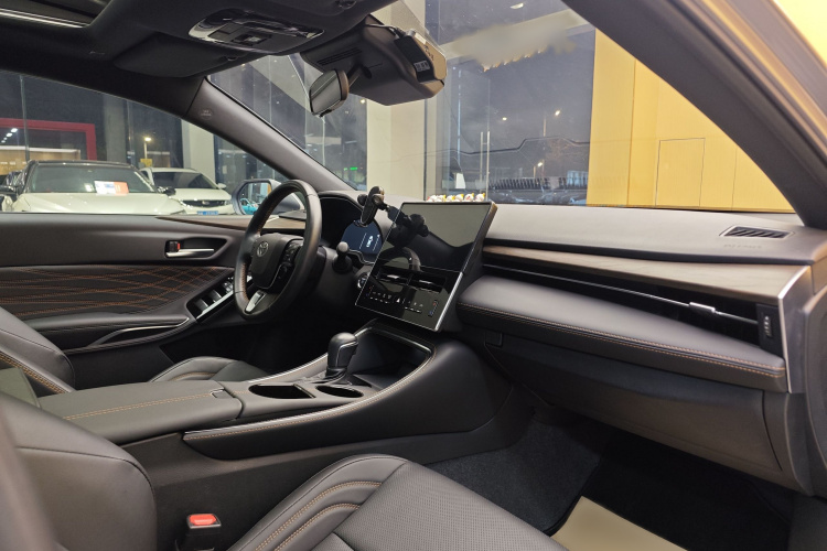 Toyota Avalon 2024 car image #33