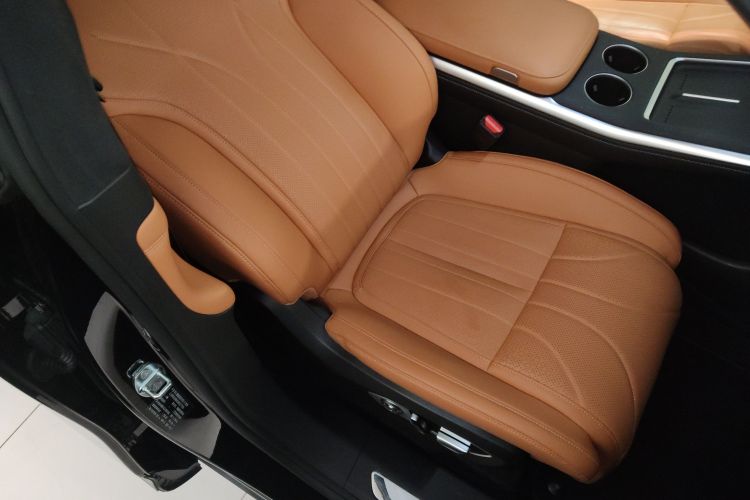 Xpeng G9 2025 immagine di auto #33