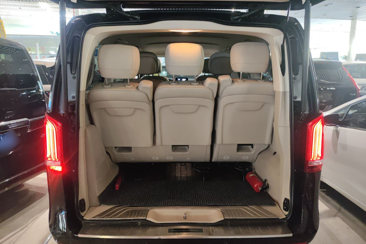 Mercedes-Benz V Class 2018 #33 Mercedes-Benz V Class 2018 car image #33