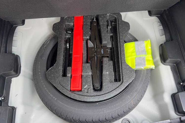 GEELY Coolray 2020 car image #33