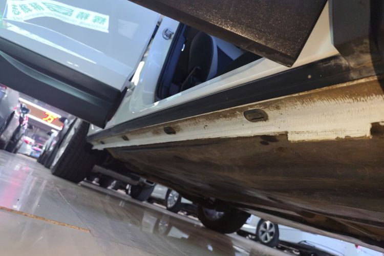 VS5 2023 car image #33