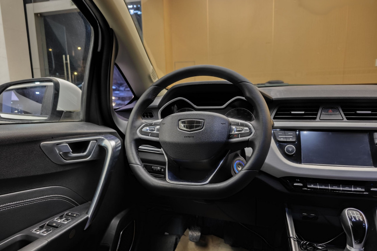 Vision X3 2019 car image #33